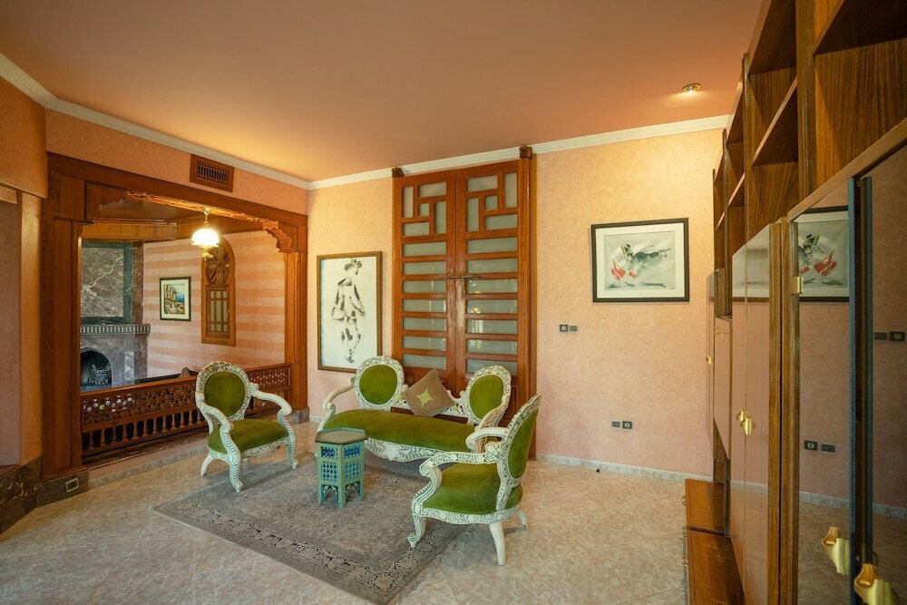 Nomadz Palace