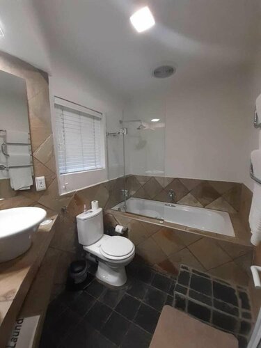 Flying Falcon Guesthouse, Забронировать Гостевой дом Сэндтон Рандбург