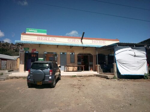 Berlin Guest House, Book Pension Hoteller i Nakuru County med parkering, Parkering
