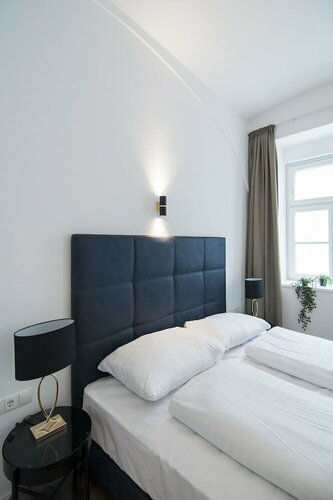 easy-flat Belvedere - Central Apartments with AC, Rezervați Apartament Apartamente în Viena, aproape de Erste Campus, Apartament