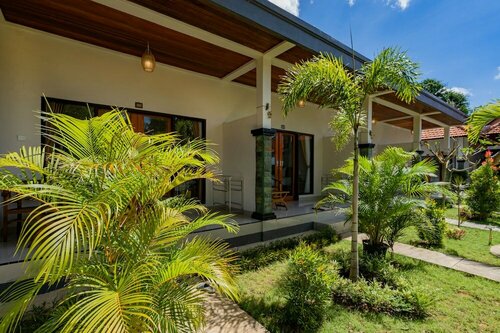 Surya Maha Bungallo, Boek Pension Penida Hotels met een Zwembad, Zwembad