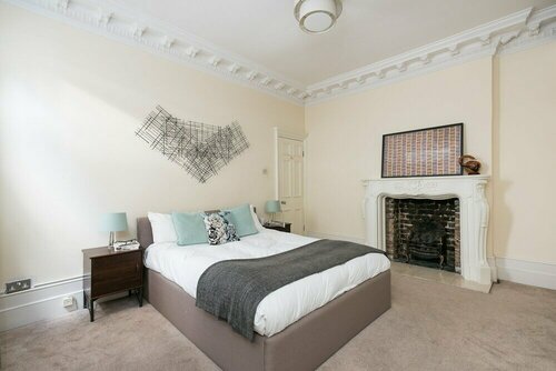 2 Bedroom Apartment in Notting Hill, Забронировать Апартаменты/квартира Отели Большого Лондона с парковкой, Парковка