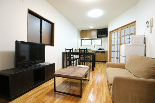 Tsuru House, Забронировать Дом для отпуска Сакаи Осака
