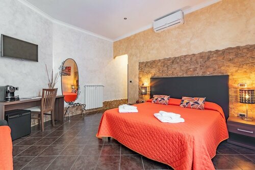 Room in Apartment - Alis Laura Guest House, Забронировать Гостевой дом Гостевые дома Рима, Гостевой дом
