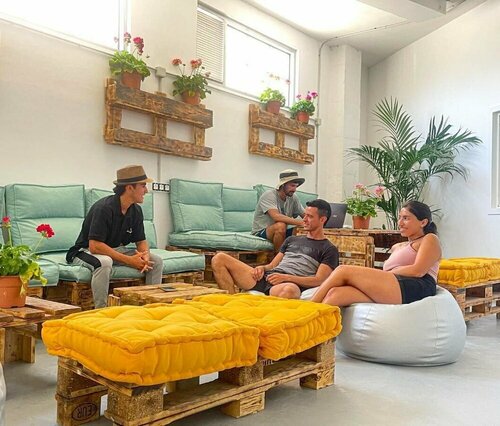 Medano Nest Hostel, Prenota Ostello Hotel economici a Tenerife