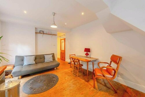 Peaceful & Inviting 2BD House - Shepherd's Bush!, Забронировать Отель Лондон Большой Лондон