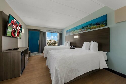 Red Roof PLUS & Suites Virginia Beach - Seaside, Prenota Hotel Virginia Beach Virginia