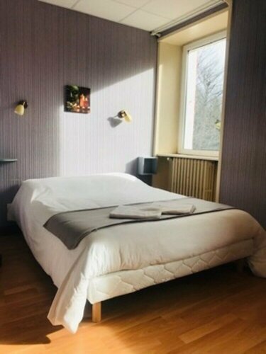 Hotel des Cevennes, Book Hotel Hoteller i Rhône-Alps med parkering, Parkering