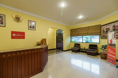 RedDoorz Plus near Ancol, Book Pension Jakarta Jakarta provinsen
