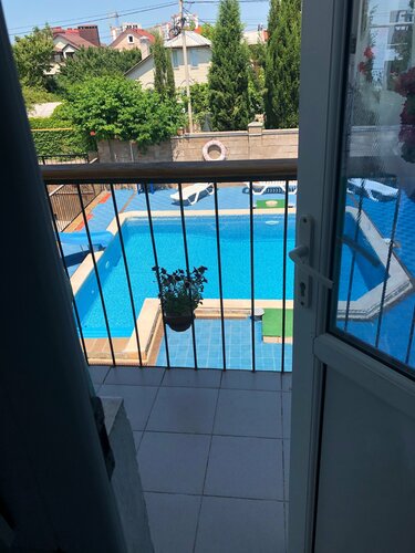 Rapany Guest House, Prenota Affittacamere Hotel a Crimea con parcheggio, Parcheggio