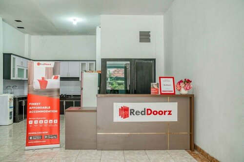 RedDoorz near Duta Merlin, Prenota Hotel Gambir Giacarta