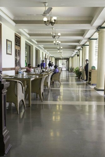 Turf Club House, Забронировать Отель Отели штата Махараштры 3 звезды, 3*