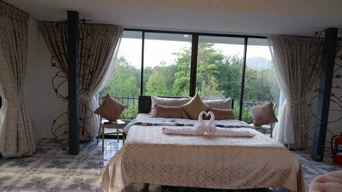 Jungle Moon Homestay จังเกิ้ลมูน โฮมสเตย์ บางเสร่, Забронировать Курортный отель Саттахип Чонбури
