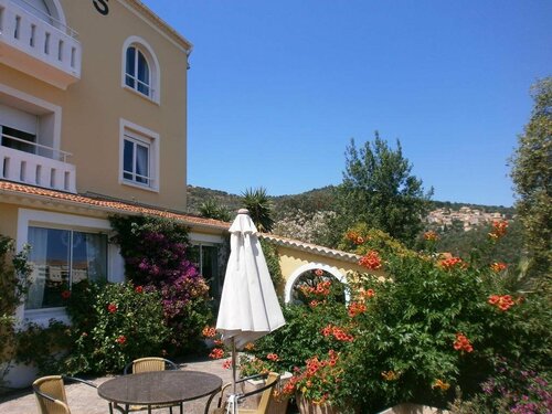 Hôtel Paradis, Book Hotel Bormes-les-Mimosas Mimosa Road