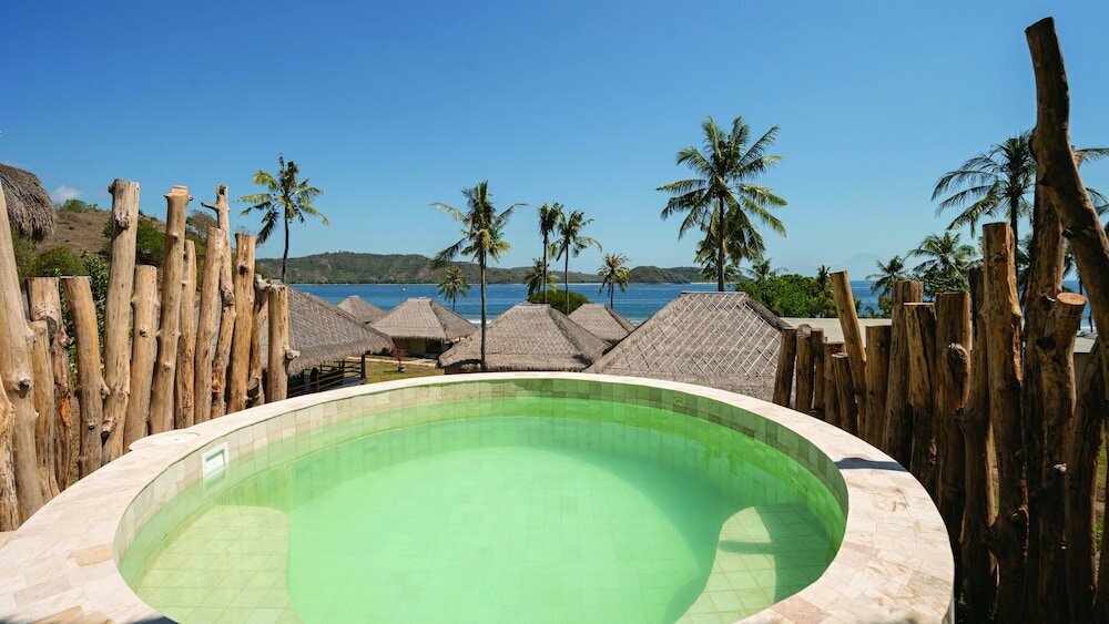 Bleu Mathis Gili Asahan