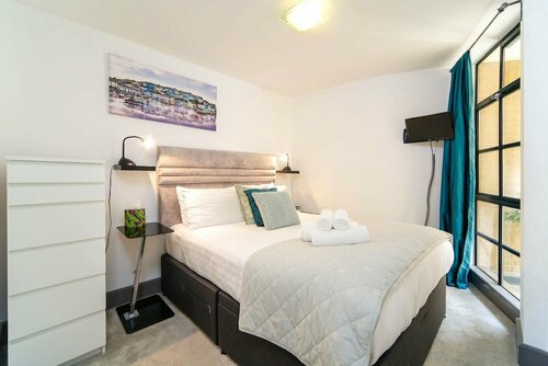JOIVY Splendid 1 Bedroom Flat near St. Paul's Cathedral, Забронировать Апартаменты/квартира Отели Большого Лондона с парковкой, Парковка