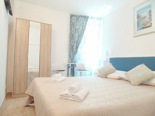 Peruzovic Rooms & Apartments, Забронировать Апартаменты/квартира Сплит Брач, рядом с Бухта Сплит