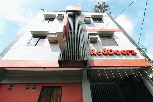 RedDoorz at A&F C5 Pinagsama Taguig, Забронировать Отель Тагиг Манила