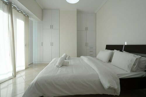 Fotomara sunny and colourful apartment with view, Забронировать Апартаменты/квартира Неос-Космос Афины