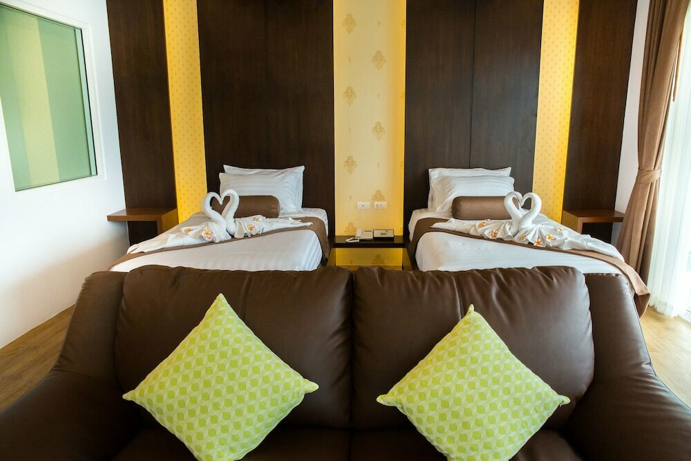 Phi Phi Cliff Beach Resort