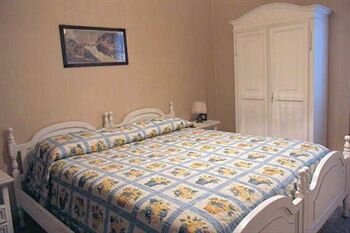 Roma, Rezervați Bed and Breakfast Hoteluri în Lazio cu parcare, Parcare
