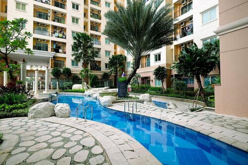 Comfort 2Br At Paladian Park Kelapa Gading Apartment, Book Apartment Hotels in Jakarta Province with Parking, Parking