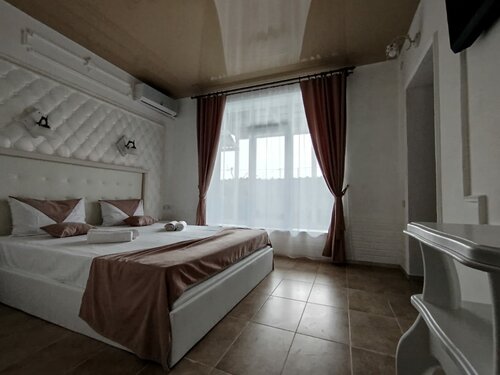 Guest House na Yugo Zapadnoy, Rezervați Pensiune Hoteluri în Crimea cu parcare, Parcare
