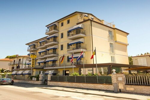 Hotel Fortunella, Book Hotel Lido di Camaiore Versilia