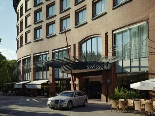 Swissôtel Bremen, Varaa Hotelli Mitte Bremen
