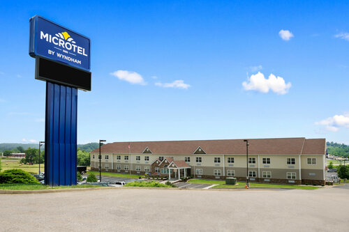 Microtel Inn & Suites By Wyndham Mineral Wells/Parkersburg, Забронировать Отель Виенна Западная Виргиния
