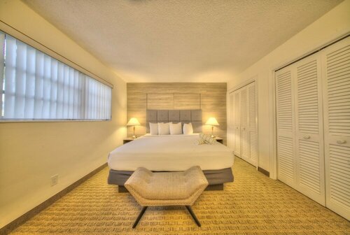 Club Lux Resort By the Beach, Rezerwuj Ośrodek wypoczynkowy Deerfield Beach Floryda