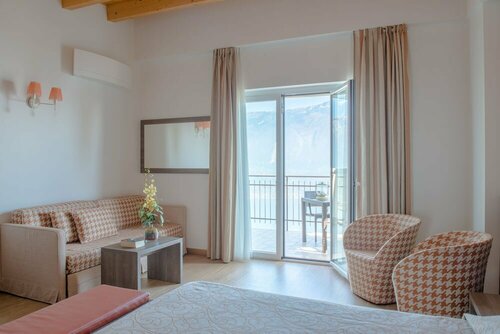 Village Hotel Lucia, Забронировать Отель Тремозине-суль-Гарда 