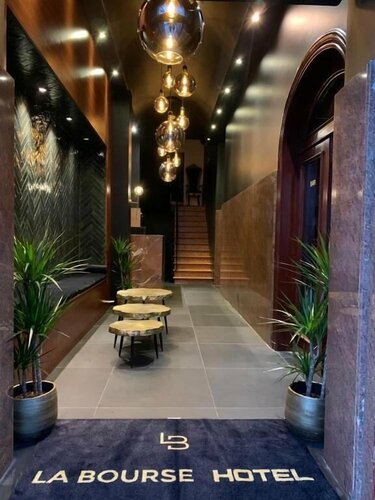 La Bourse Hotel, Забронировать Отель Брюссель Брюссельский столичный регион, рядом с Эйзер