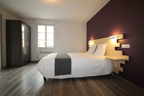 Logis hôtel restaurant Auberge de la Cloche, Забронировать Хостел Ле-Тей Земли Луары