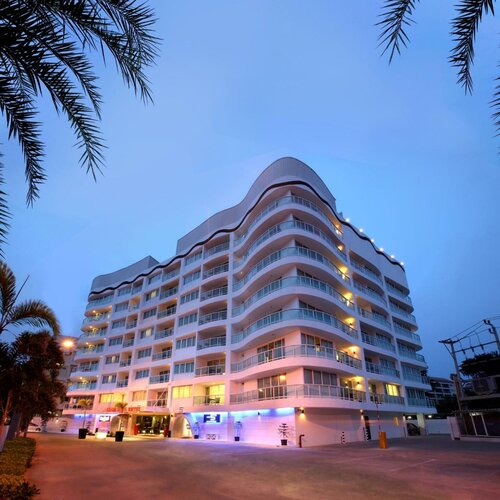 Nova Suites Pattaya by Compass Hospitality, Забронировать Отель Отели Центральной Паттайя 4 звезды, рядом с Redemptorist Vocational School for Disabled, 4*