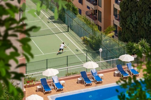 Dorisol Mimosa Studio Hotel, Забронировать Отель Отели Фуншал с парковкой, рядом с Бальнеологический комплекс Лидо, Парковка