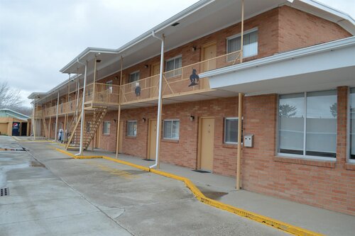 Skyline Motor Inn, Забронировать Мини-отель Коуди Национальный парк Йеллоустоун, восточный вход, рядом с The Buffalo Bill Reservoir