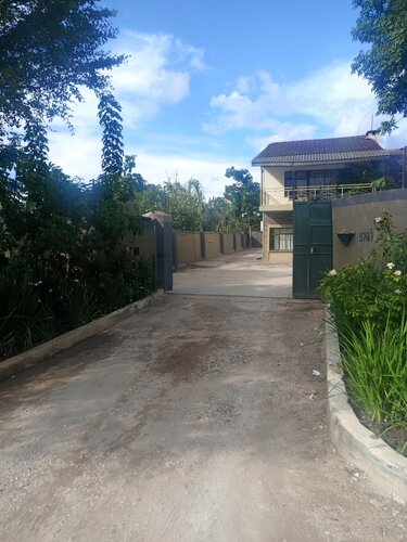 Mapalo Lodge, Book Hotel Hoteller i Lusaka med parkering, Parkering