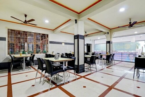 Spot On 45551 Surya Lodge, Забронировать Отель Hiriyūr штат Карнатака