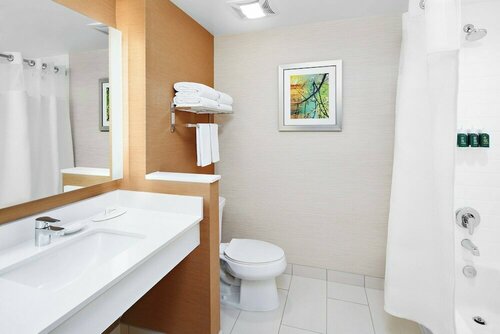 Fairfield Inn & Suites by Marriott Fresno Yosemite International Airport, Забронировать Отель Фресно штат Калифорния