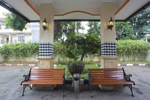 RedDoorz @ Pejaten Raya, Book Hotel Hoteller i Jakarta provinsen med parkering, Parkering