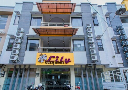 Lily Guest House, Брондау Гостьхаус Malang East Java