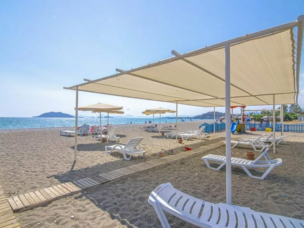 Sunset Beach Club