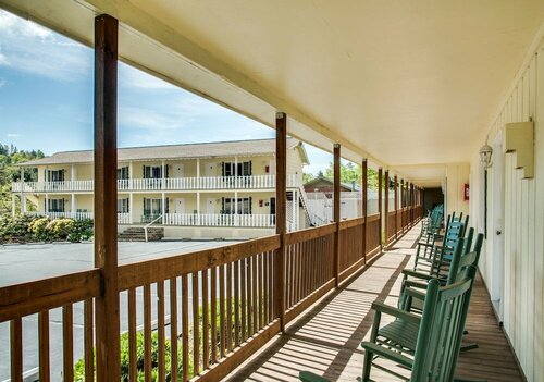 Boxwood Lodge Blowing Rock near Boone-University, Забронировать Мини-отель Бун Аппалачи
