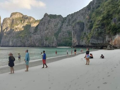 Phi Phi Green House & Sunsky Hostel, Забронировать Отель Отели о. Пхи-Пхи с завтраком, рядом с Пляж Лонг Бич, Завтраки