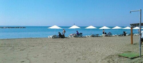 Athenaeum Beachside Studio, Rezerwuj Hotel Hotele w Limassol z Parkingiem, Parking