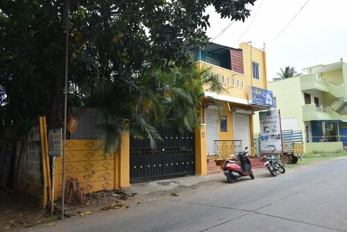 Auro Resort, Varaa Lomakeskus Hotellit Tamil Nadu uima-altaalla, Uima-allas