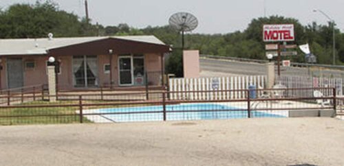 Holiday Host Motel, Rezervovat Motel Sonora hotely s bazénem, Bazén