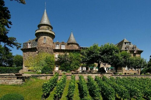 Château de Castel Novel Boutique Hôtel, Book Boutique Hotel Hoteller i Varetz med parkering, Parkering