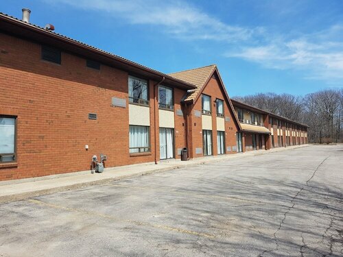 Travelodge by Wyndham Welland, Boek Hotel Hotels in Ontario met parkeren, Parkeren